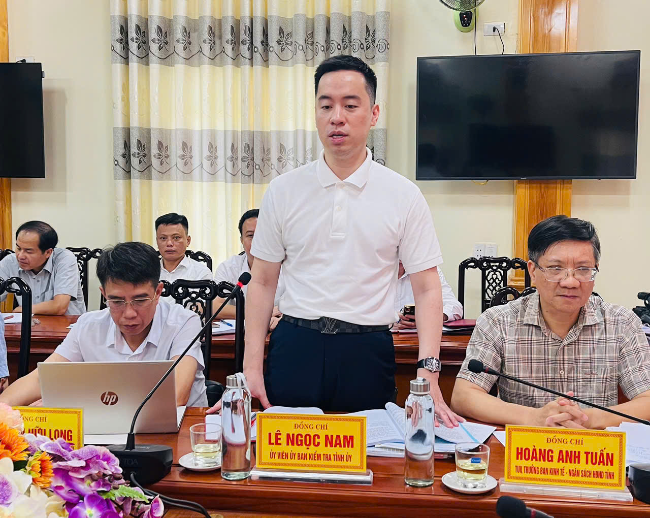 Anh-tin-bai